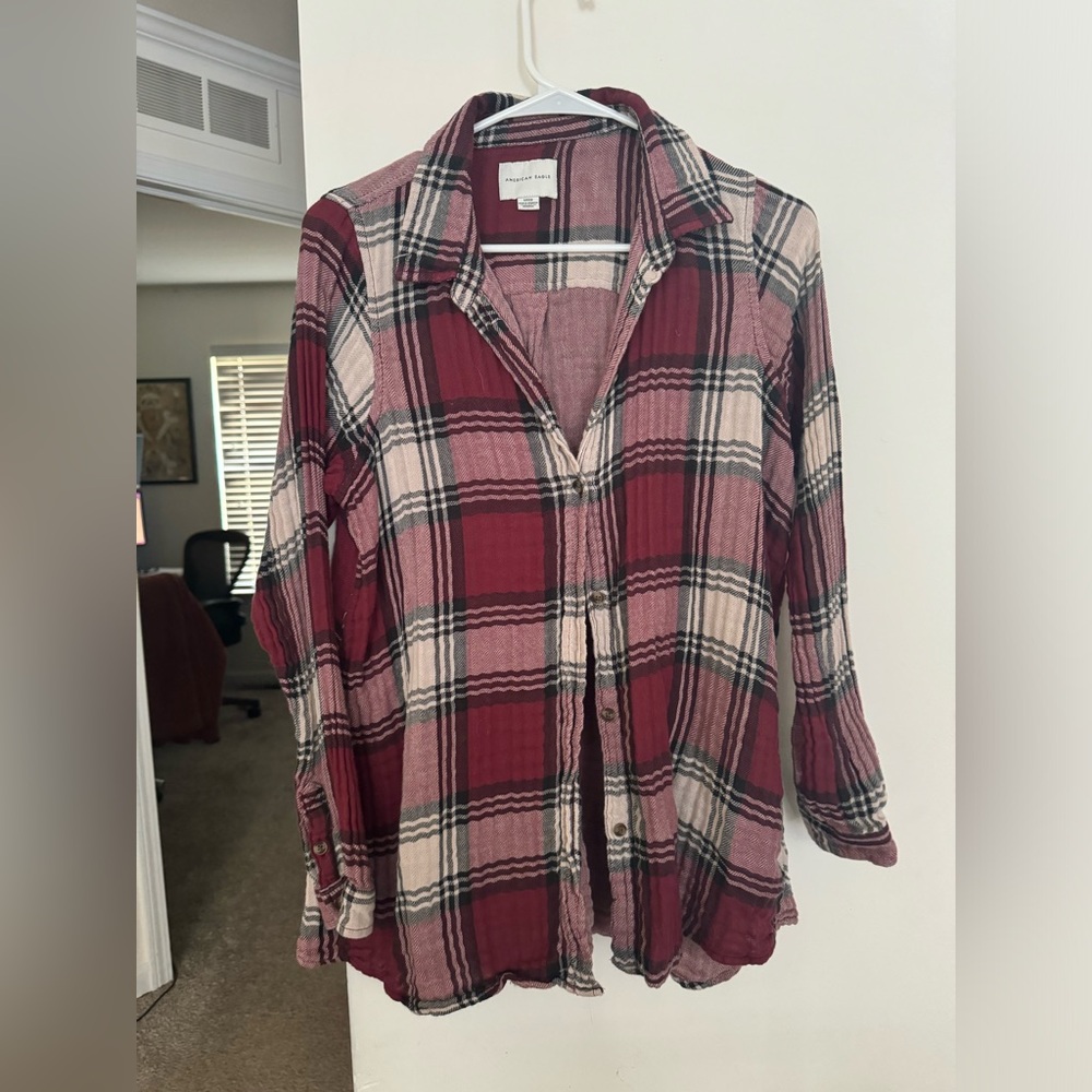 American Eagle - red crepe flowey flannel - never worn size SM